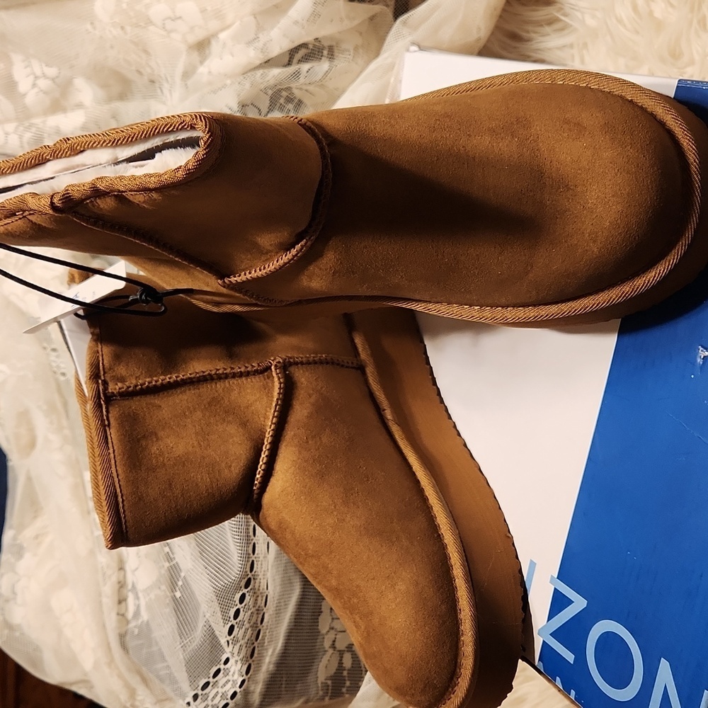 **PLATFORM ***ARIZONA RUTHIE STYLE BOOTS IN COGNAC. SIZE 8 - PLATFORMS